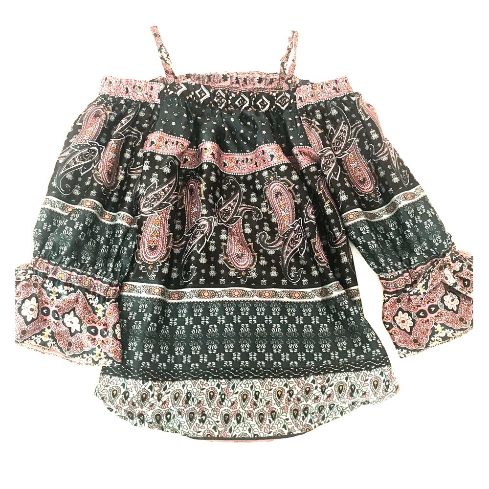 Brand new off cold shoulder 3/4 sleeve top